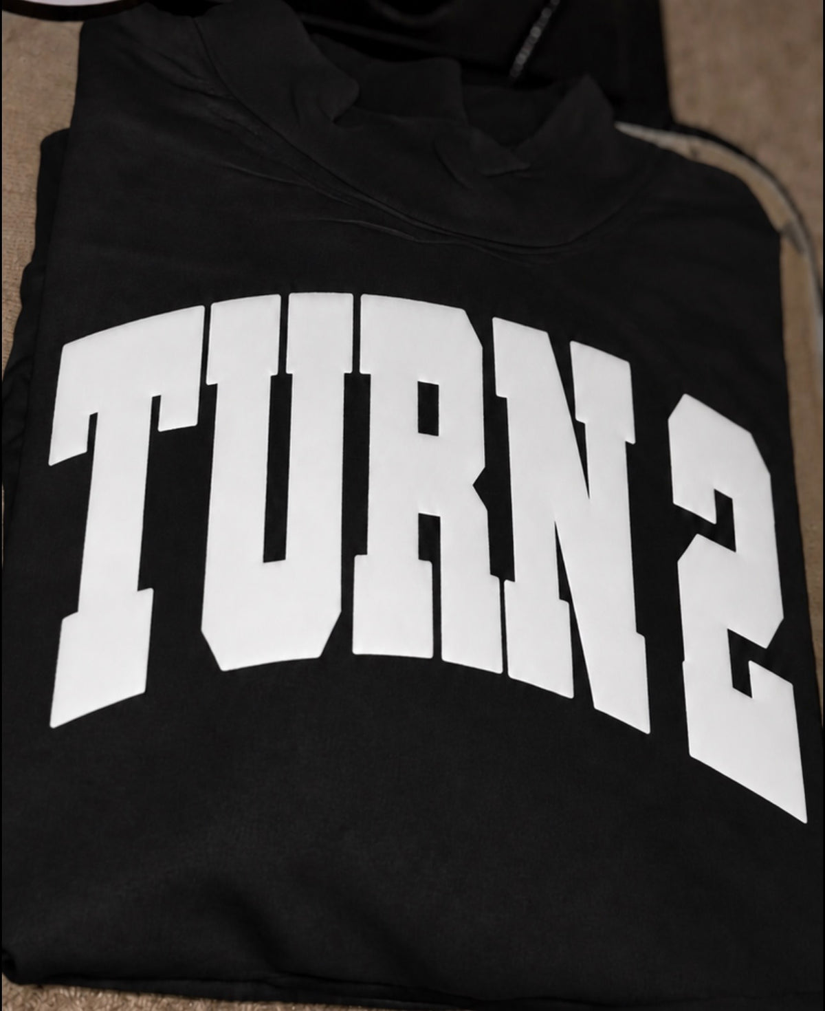 Turn 2 puff mockneck