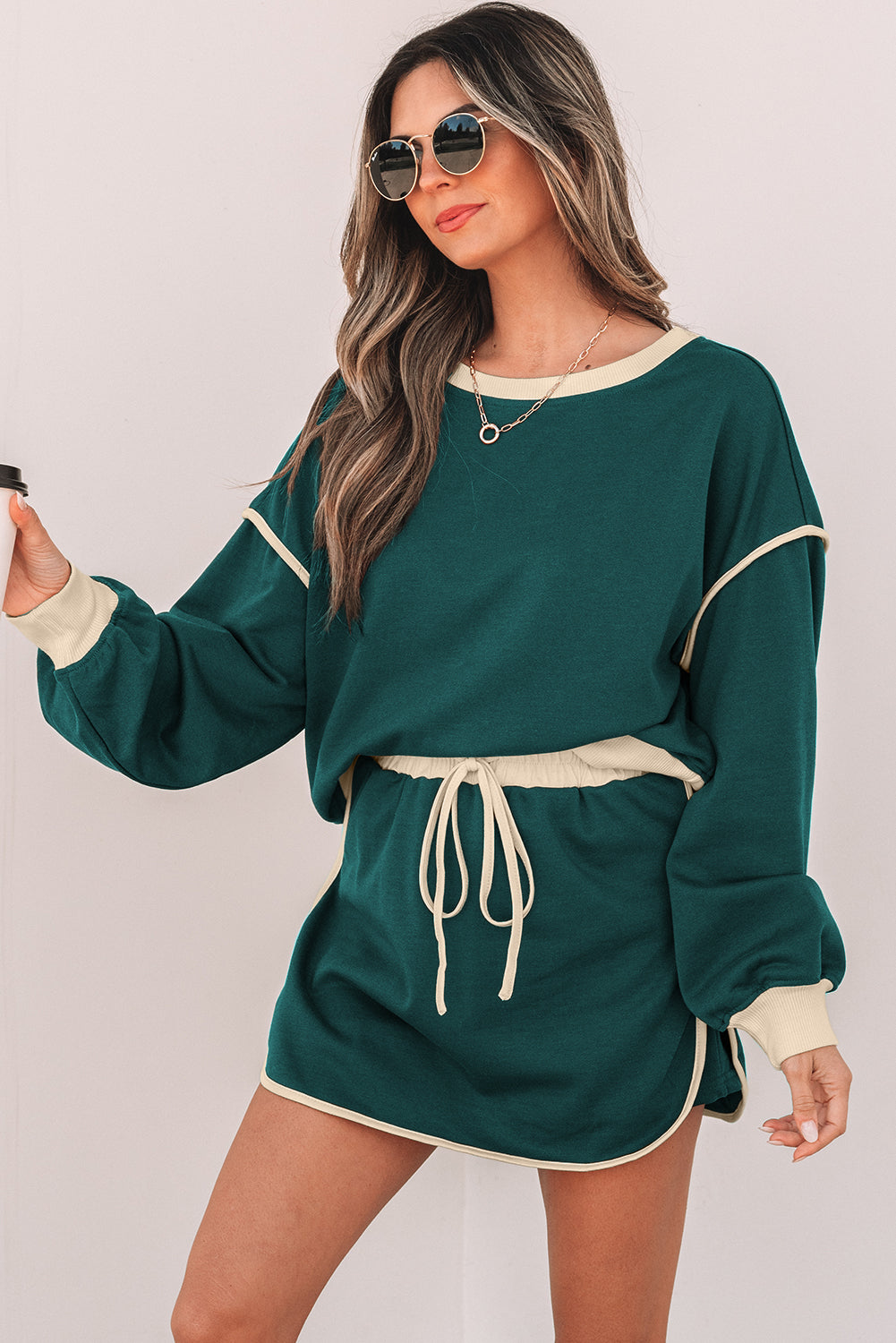 Color Contrast Loose Pullover and Lace-up Waist Skort Set